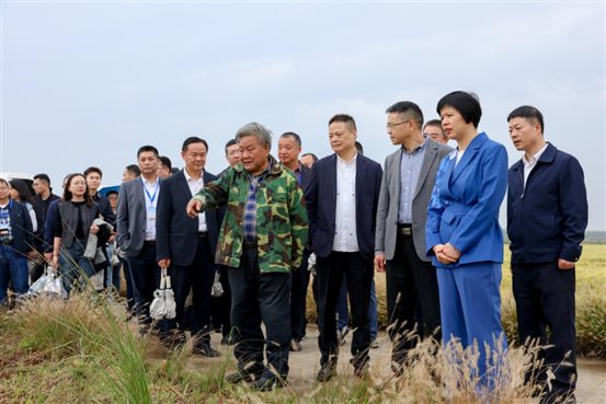 WYLR7710__18765794_a7665111290_plx